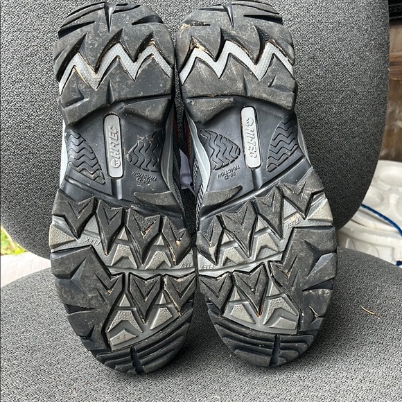 Hi-Tec Men's Gray and Black Hiking Shoes - Picture 4 of 5